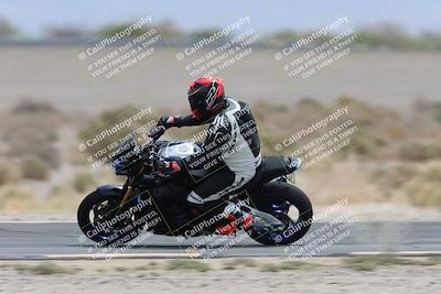 media/May-05-2025-Moto Forza (Mon) [[3c1838c5e5]]/2-B Group/Session 3 (Panning Test Turn 14 Inside)/